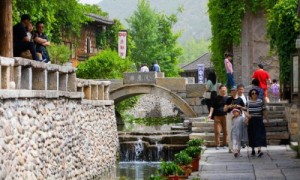 古北水镇新风尚，薄荷曼波引领清新潮流，打造无“班”休闲体验！